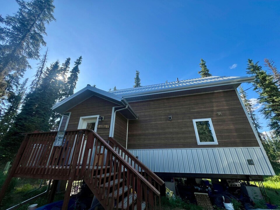 2715 Tall Spruce Rd in Fairbanks, AK - Building Photo