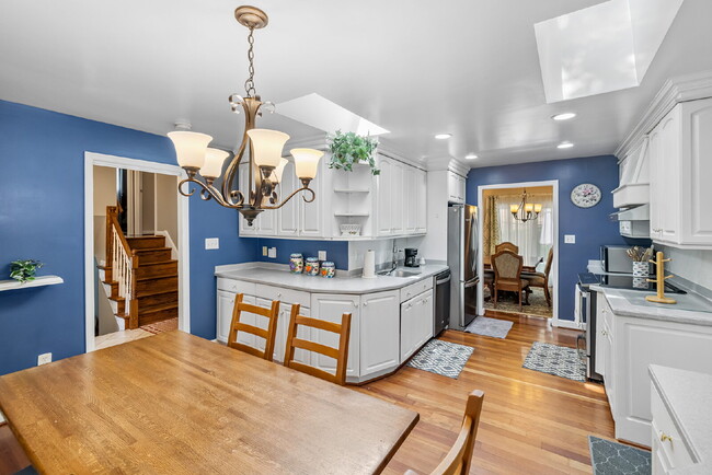 property at 902 Leverton Rd