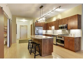 401 N 2nd St, Unit 204-6 in Minneapolis, MN - Foto de edificio - Building Photo