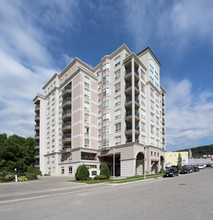 4000 Creekside Dr in Hamilton, ON - Building Photo - Building Photo