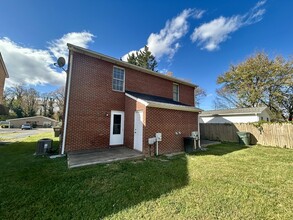 106 Lakehurst Ave in Salem, VA - Building Photo - Building Photo