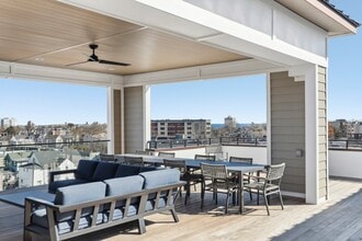 The Willow at Long Branch in Long Branch, NJ - Foto de edificio - Building Photo