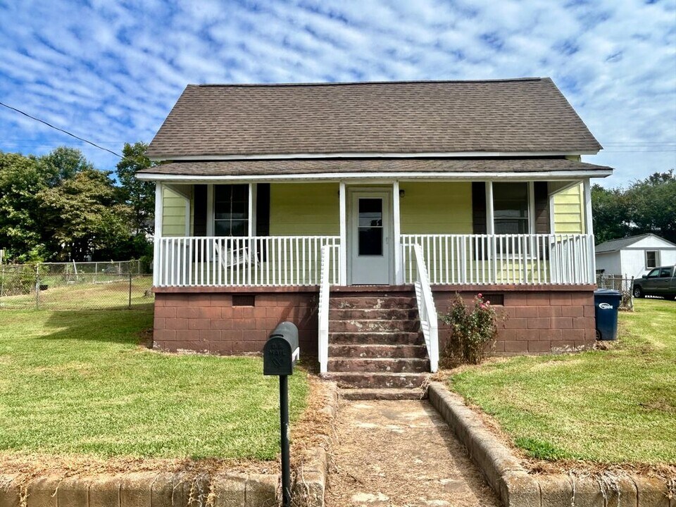 13 Allen St in Pelzer, SC - Building Photo