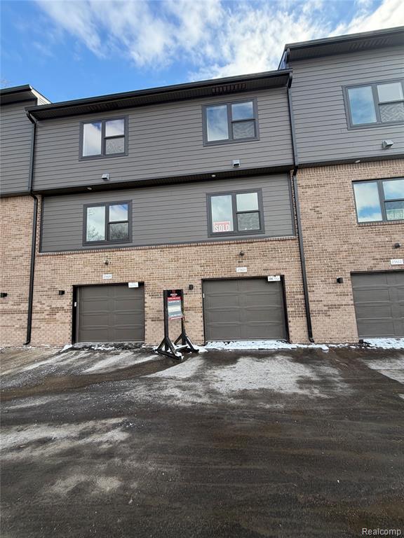 23614 Parkview Ln in Farmington Hills, MI - Building Photo - Building Photo