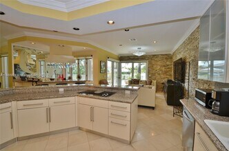16232 NW 79th Ave in Hialeah, FL - Building Photo - Building Photo