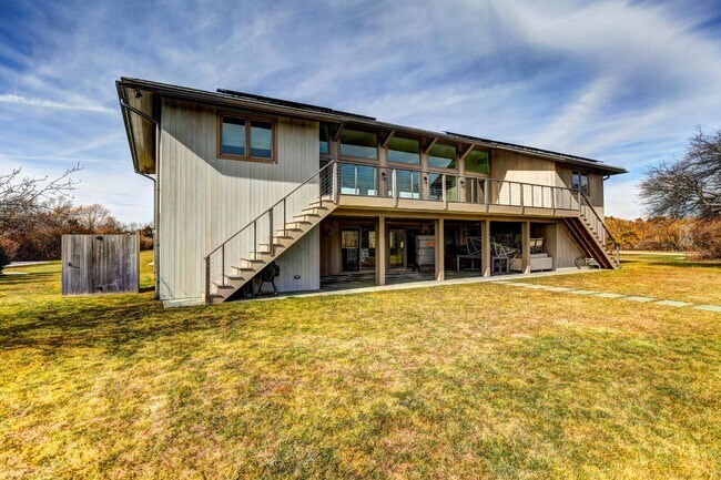 781 Daniel's Lane in Sagaponack, NY - Building Photo - Building Photo