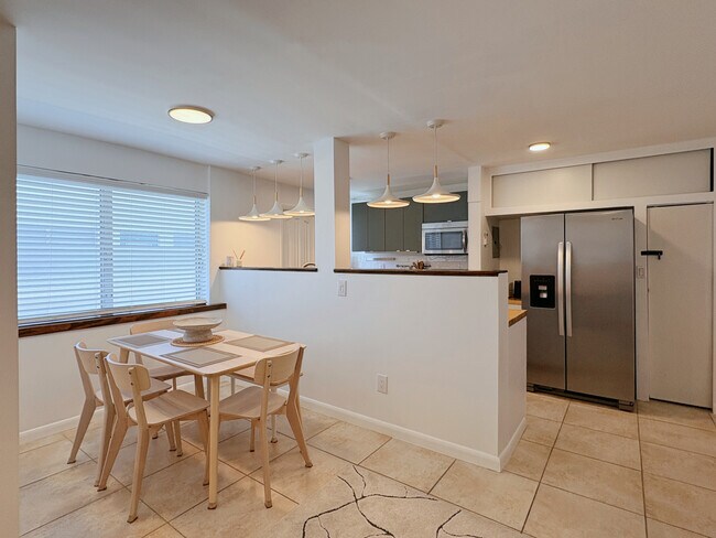 944 Meridian Ave, Unit 11 in Miami Beach, FL - Building Photo - Building Photo