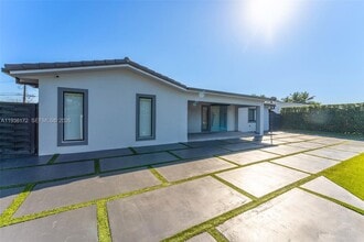 2845 SW 127th Ave in Miami, FL - Building Photo - Building Photo