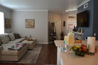 12642 Elisa Ln in San Diego, CA - Building Photo - Building Photo