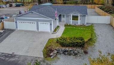 10307 11th St E in Edgewood, WA - Building Photo - Building Photo