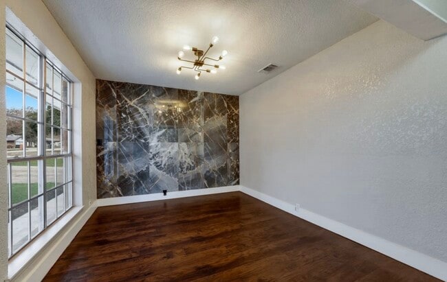 5723 Bogart Dr in San Antonio, TX - Foto de edificio - Building Photo