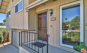 3417 Calle Quebracho in Thousand Oaks, CA - Building Photo - Building Photo