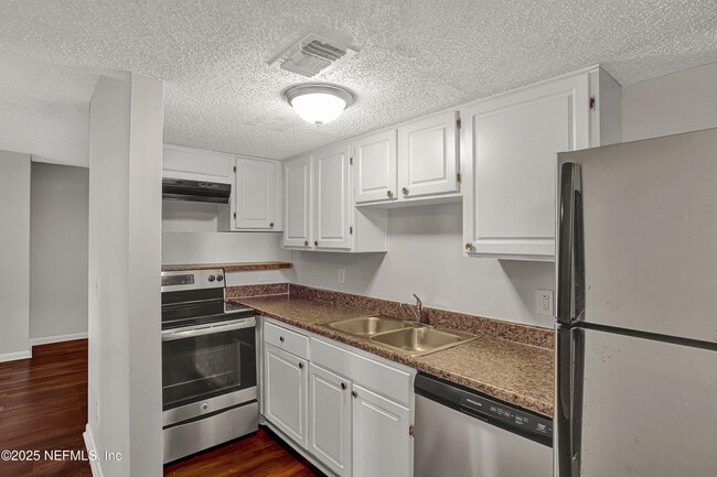 10825 Key Haven Blvd in Jacksonville, FL - Building Photo - Building Photo