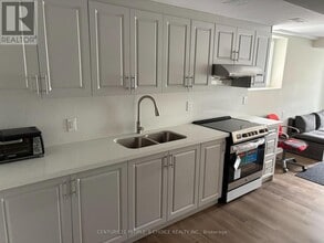 11 Portrush Trail in Brampton, ON - Building Photo - Building Photo