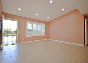12 Lakeview Cir in Cathedral City, CA - Building Photo - Building Photo