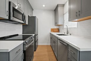 STRA117 in Santa Monica, CA - Building Photo - Interior Photo