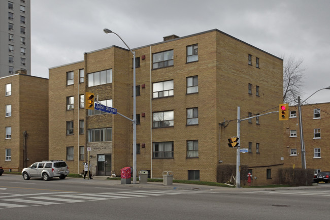 126 Lakeshore Rd W in Mississauga, ON - Building Photo - Primary Photo