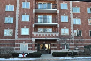 5005 Warren St in Skokie, IL - Building Photo