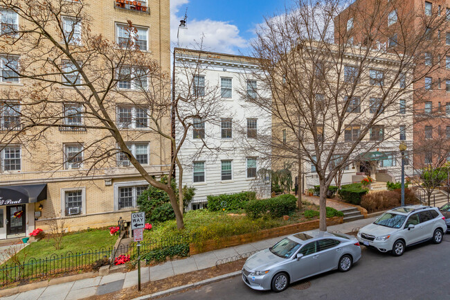 2149 California St NW in Washington, DC - Foto de edificio - Building Photo