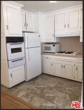 1438 S Barrington Ave in Los Angeles, CA - Building Photo - Building Photo