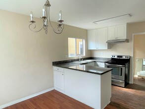 17129 W Bernardo Dr in San Diego, CA - Building Photo - Building Photo