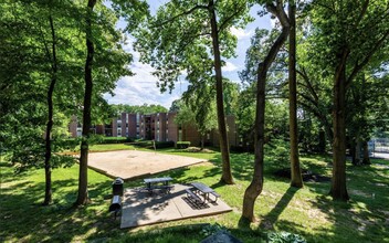 8316 Tobin Rd, Unit 8316 in Annandale, VA - Building Photo - Building Photo
