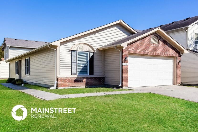 4550 Riverbrook Ln in Indianapolis, IN - Building Photo