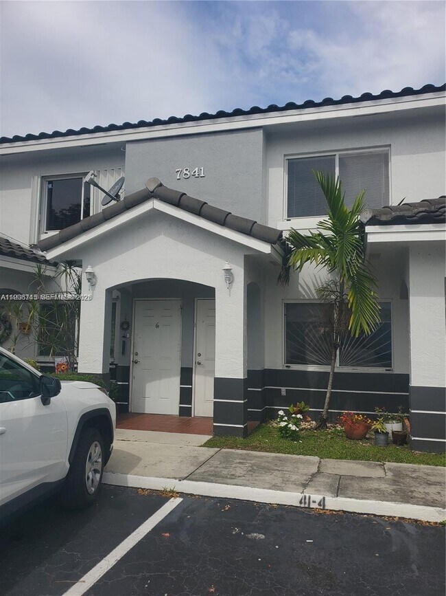 7841 SW 152nd Ave in Miami, FL - Building Photo - Building Photo