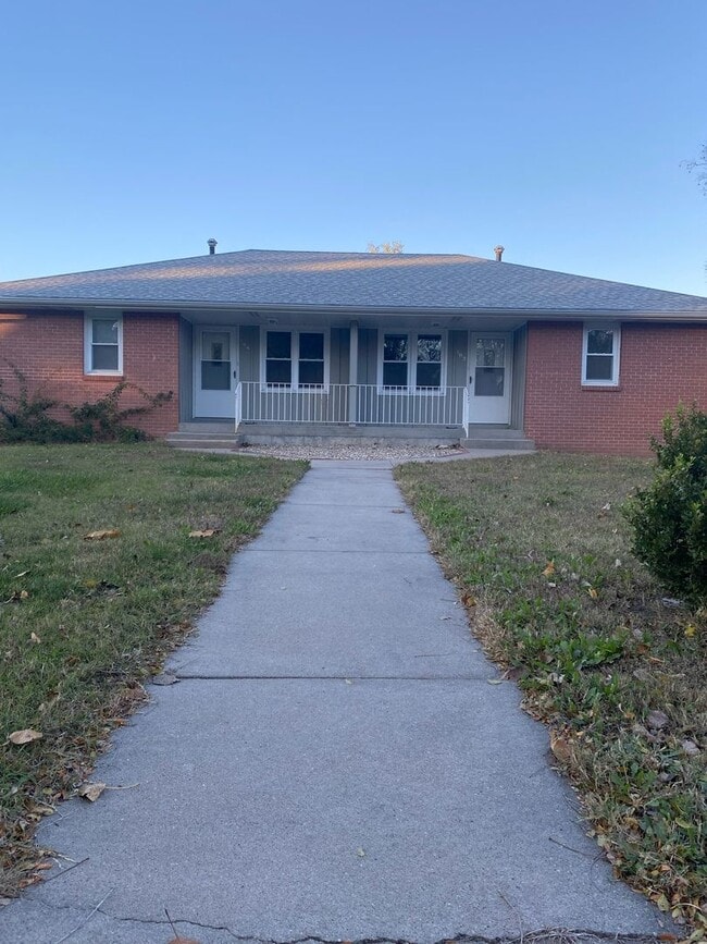 property at 502 W Pine St