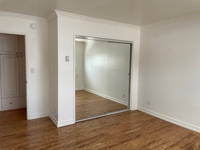 1831 Barry Ave, Unit 4 in Los Angeles, CA - Building Photo - Building Photo