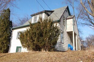 1626 Winnebago St in Madison, WI - Building Photo