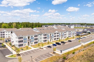 Waterleaf at Foxbank in Moncks Corner, SC - Foto de edificio - Building Photo
