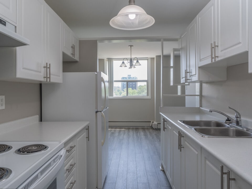 105 Cherryhill Blvd in London, ON - Building Photo