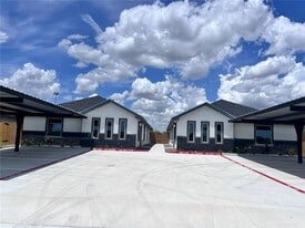 702 Palmer Rd, Unit 1 in Mission, TX - Building Photo