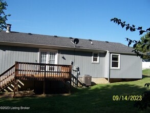 11007 Walbridge Ct in Louisville, KY - Building Photo - Building Photo