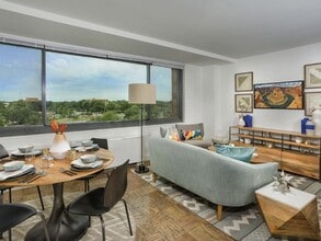 The Graham at Southern Towers in Alexandria, VA - Foto de edificio - Building Photo