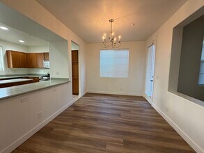 7565 Bright Eyed Ct in Las Vegas, NV - Building Photo - Building Photo