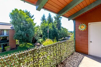 7308 N Skyview Ln, Unit I304 in Tacoma, WA - Foto de edificio - Building Photo