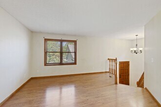 1711 Slater Ln in Burnsville, MN - Building Photo - Building Photo