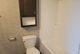 9991 Southwinds Dr in Ira, MI - Foto de edificio - Building Photo