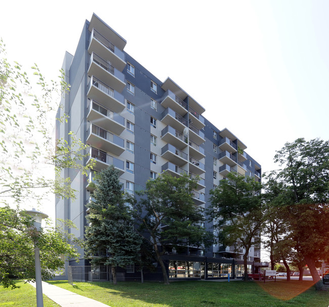 Swansea Apartments in Hamilton, ON - Building Photo - Building Photo