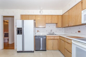 7407 N California Ave in Chicago, IL - Building Photo - Building Photo