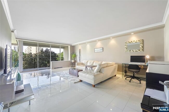 property at 5 Horizon Rd