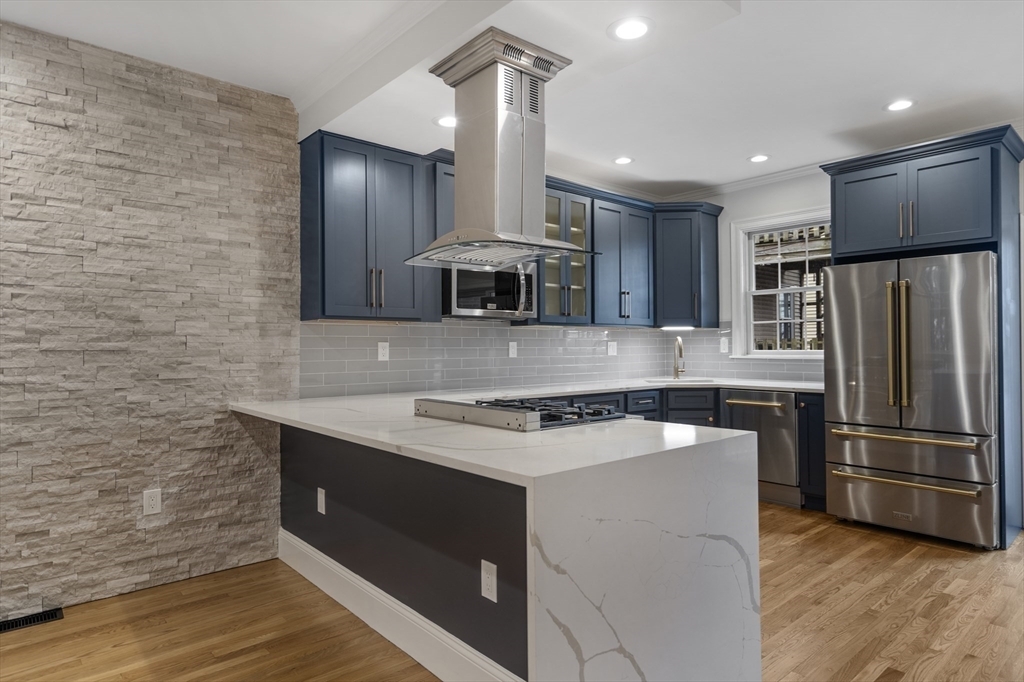602R E 3rd St in Boston, MA - Building Photo