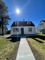 3521-3521 N 99th St in Milwaukee, WI - Building Photo