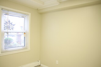 2975 Waterbury Ave in Bronx, NY - Building Photo - Interior Photo