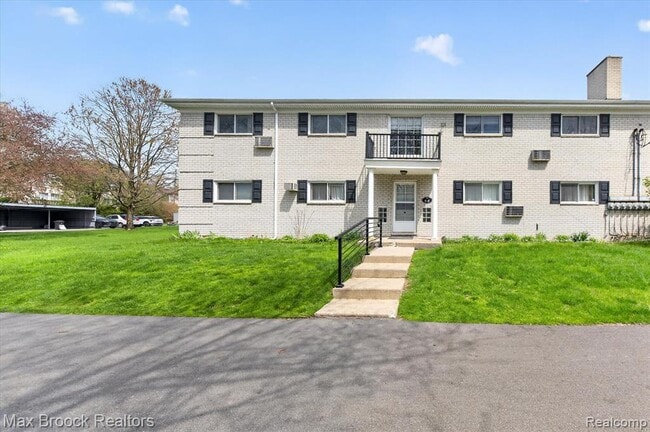 property at 100 W Hickory Grove Rd