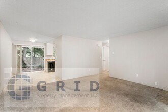 7033 SW Garden Home Rd in Portland, OR - Building Photo - Building Photo