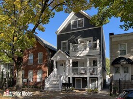 3453 N Hoyne Ave, Unit J02W in Chicago, IL - Building Photo