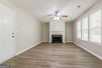 6578 Carriage Ln in Stone Mountain, GA - Building Photo - Building Photo